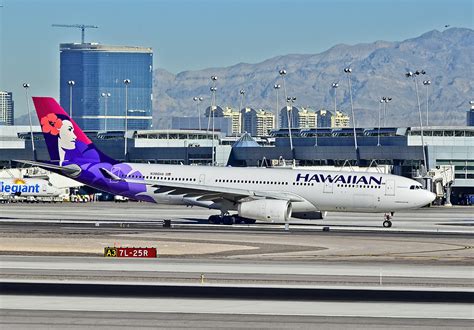 Hawaiian A332 Over Pacific On Sep 24th 2021 Engine Oil Low Pressure