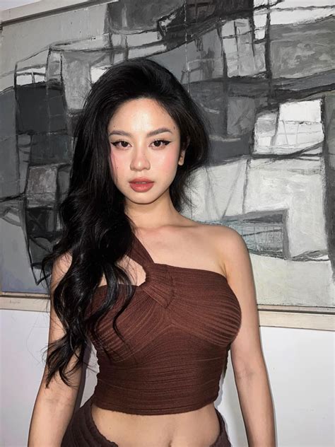 Hot girl tạp hoá xinh đẹp bất ngờ trong loạt ảnh diện bikini Người đẹp Việt Giải Trí