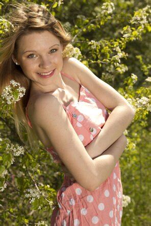 Playful Teen Malinda Strips Naked Photo Gallery