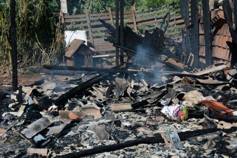 Mulher Tem Casa Incendiada Pelo Ex Marido E Dois Cachorros Morrem