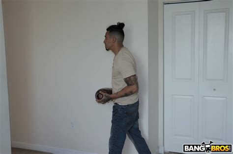 Rose Monroe Big Ass Realtor Fucked By Tenant D E C B F A Porn Pic