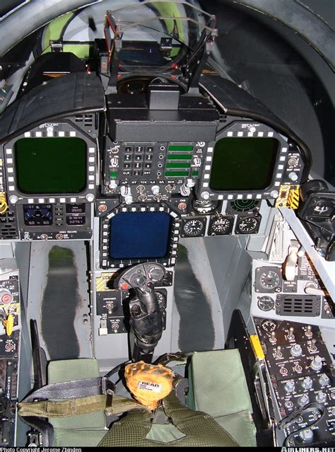 F 18 Cockpit