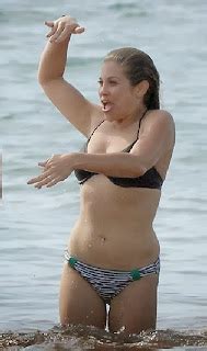 Retro Bikini Danielle Fishel Bares Bikini Beach Body In Hawaii 20 PHOTOS