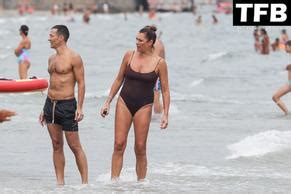 Alena Seredova Sexy Seen Flaunting Her Hot Figure At The Beach Alongside Alessandro Nasi In