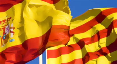 El beso gay que resuelve el desafío independentista de Cataluña Shangay