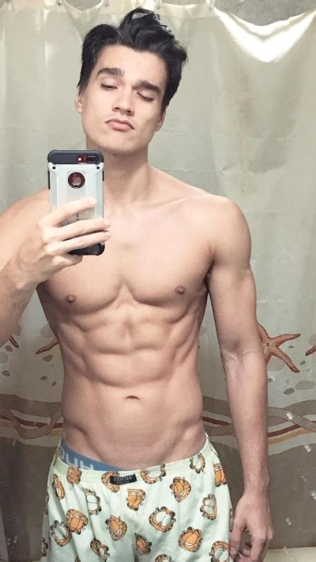 Hot Dudes 10 April 2018 Hot Guys