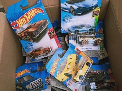 Hot Wheels Mattel Krabice Mix Aut Ek Uvnit V E Nov Aukro