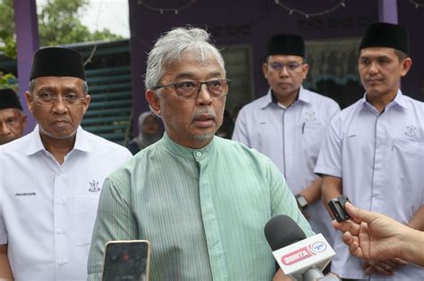 Jalan Nenasi Rompin Crash Sultan Of Pahang Calls For Better Road