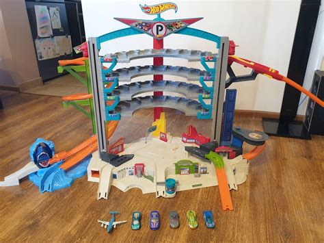 Hot wheels Duży garaż z torem komplet stan bdb oficjalne archiwum Allegro