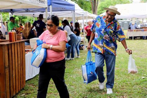 Im Genes De La Feria Familiar Que La Alcald A De Panam Realiz En