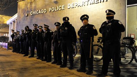 Chicagowska policja wzmacnia patrole w centrum miasta przed Świętem