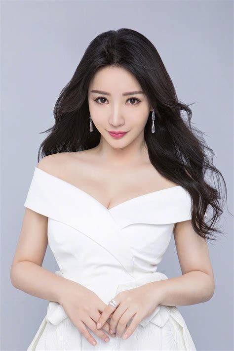 Liu Yan Hot Photo Album INEWS