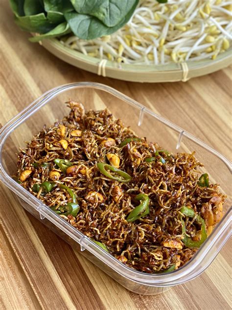 Myeolchi Bokkeum (Stir Fried Anchovies) - Stellanspice