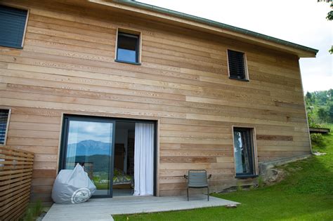 Pose Dun Bardage En Bois La Méthode Pour Isoler Sa Maison Par L