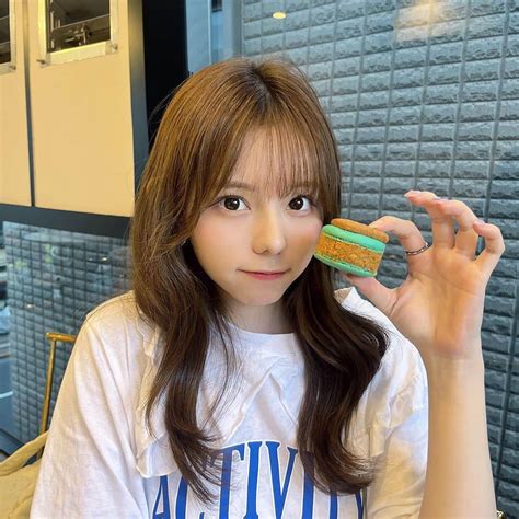 大森莉緒さんのインスタグラム写真 大森莉緒instagram 「・ ・ 久しぶりのトゥンカロン🥹 相変わらず好っきぃ🩵🩷 これは何味でしょう？💭 ・ ・ 大森莉緒 おーりお