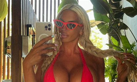 6 Hot Sexy Danijela Karic Bikini Pics