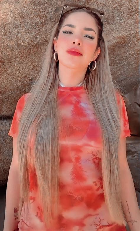 Kimberly Loaiza Presume Fabulosas Vacaciones De Sus Fotos En Bikini A Kima Como Modelo En La