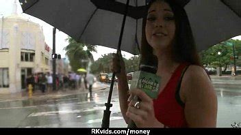 Amateur chica acepta dinero en efectivo por sexo de extraño XVIDEOS