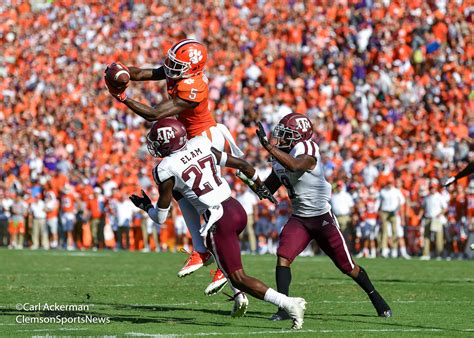 Tee Higgins Goes 1st in Second Round of Draft to Cincinnati Bengals