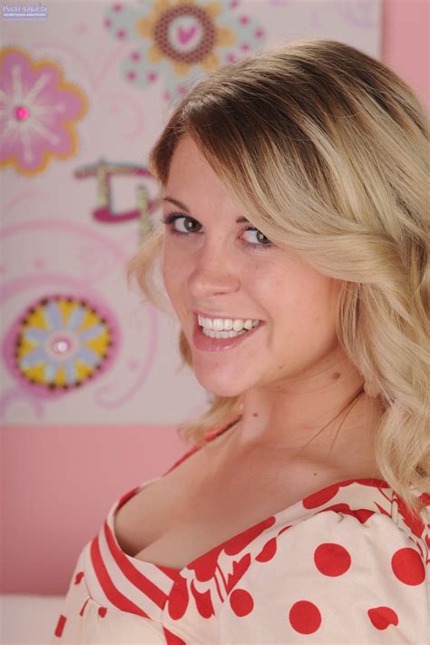 Sexy Blonde Hazel Love Toys Her Shaved Pussy In A Hot Solo On Her Bed CoedCherry