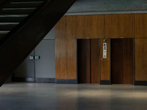 Elevator elevators maintenance will impact the skyscraper's daily flow 4