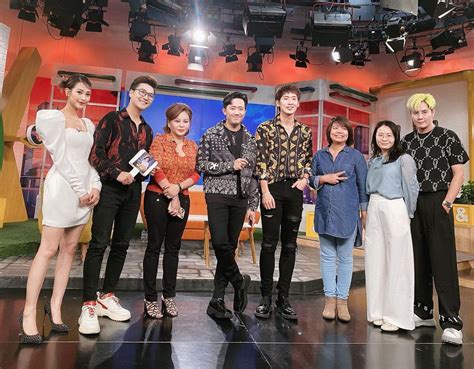 Ti U Tam Hot Nh T M N Nh Vi T Khoe V C D Ng Nu T N Kh Ng T V T V I Bikini M Ng X H I