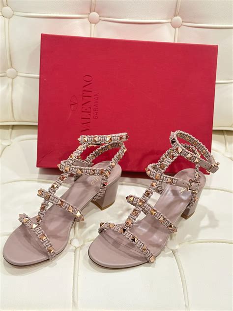 Sandal Valentino nude quai tết gót 7cm Tín đồ hàng hiệu