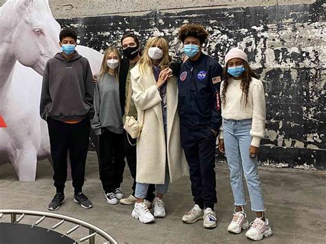 Heidi Klum e filha de anos posam para nova campanha de lingerie após ensaio que gerou