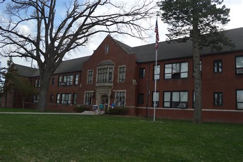Cedar Rapids School Board Votes To Demolish Historic Harrison