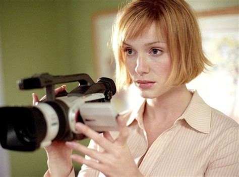 Christina Hendricks Blonde She Looks Really Intense Racines Blondes Coiffure Virtuelle