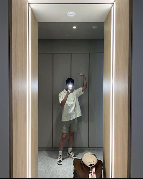 Actor Park Seo Joons Shirtless Vlog Becomes A Hot Topic All Because Of V