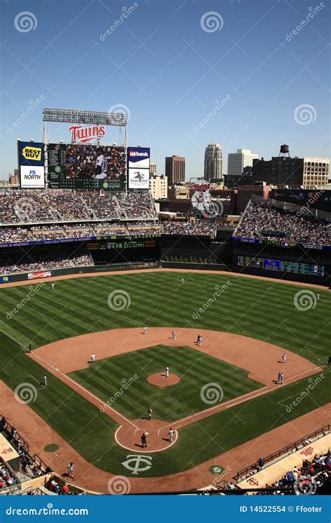 Target Field - Minnesota Twins Editorial Stock Image - Image of diamond ...