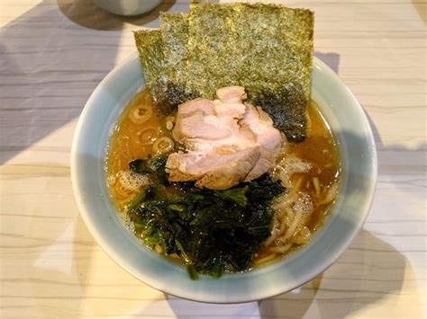 『醤油ラーメン￥780＋ライスサービス』横浜家系らーめん 武虎家 綱島店のレビュー ラーメンデータベース