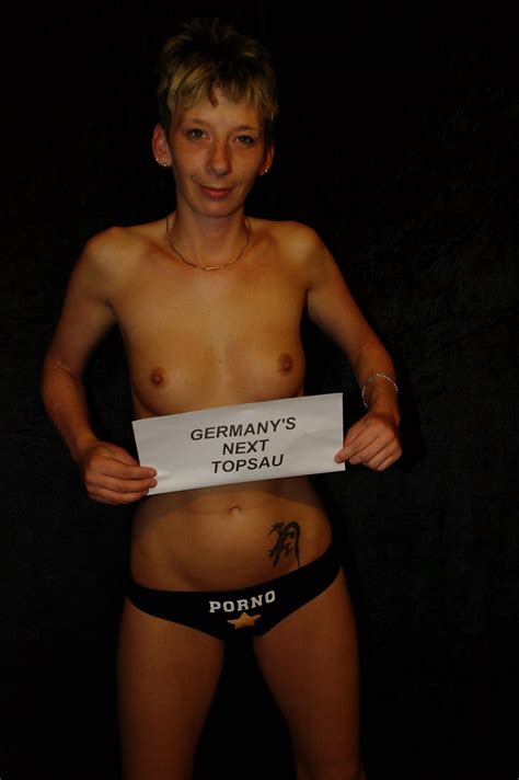 Posing Naked At Home Porn Pictures Xxx Photos Sex Images Pictoa