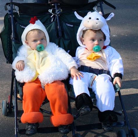 22 Halloween Costume For Twins That Are Double The Fun | HuffPost Life