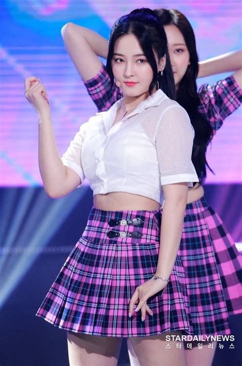 Clip Nancy thay đồ bị lộ cực HOT trên MXH