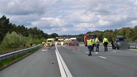 Persoon Overleden Bij Ongeluk Op A Snelweg Blijft Dicht Oozo Nl