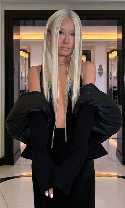 Is The New Vera Wang Goes Blonde At BAFTA And Shocks Fans With Her Transformation