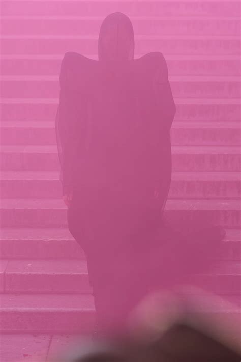 Rick Owens turns Paris Fashion Week to Pink - The Fashion Enthusiast