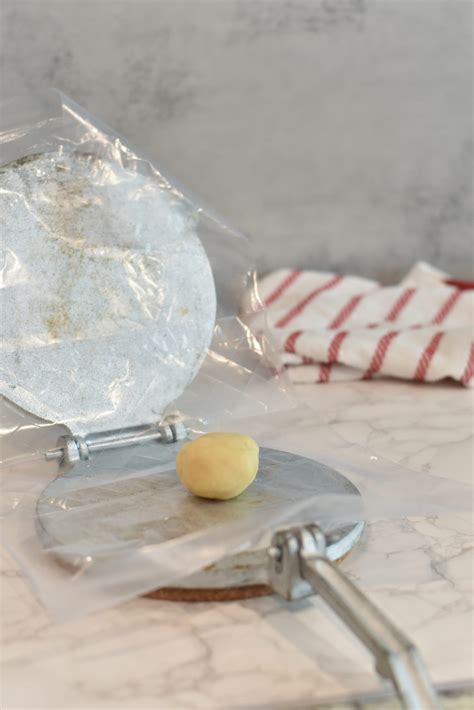 how to make an empanada dough 6