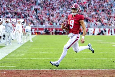 Alabama QB Young undeterred by size questions | Owensboro Radio