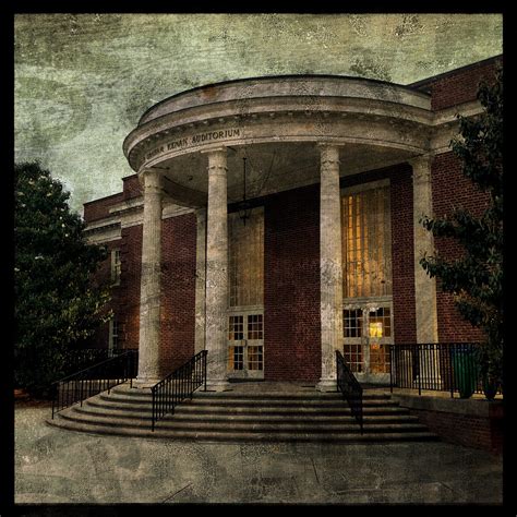 Kenan Auditorium Photograph – thegoldengallerync