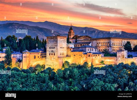 alhambra  granada spain alhambra fortress  sunset stock photo alamy