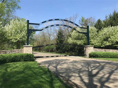 History and Burial Services at Green Lawn Cemetery