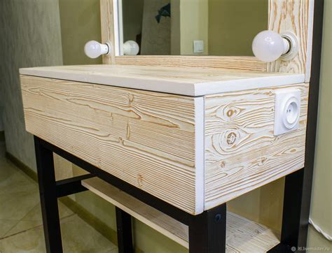 Брашированный туалетный столик + гримерное зеркало с лампами в интернет ...