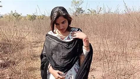 Indian Bhabhi Fucked By Foreigner Bhabhi Convences Foreigner To Fuck Her Deeply As She Wanted To