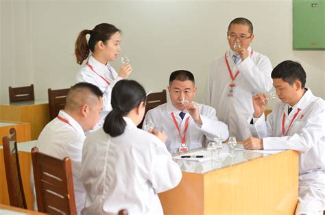 8年筹备10万次品评测试，郎酒风味轮数字化勾调技术搭起市场桥梁凤凰网酒业凤凰网