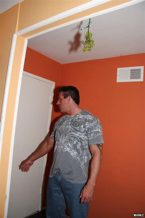 Kendra Secrets Busty Cougar Cumslut Porn Pic