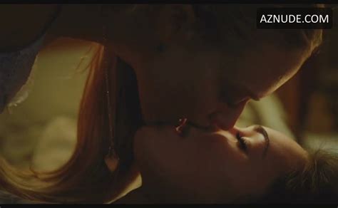 Amanda Seyfried Megan Fox Underwear Lesbian Scene In Jennifer S Body