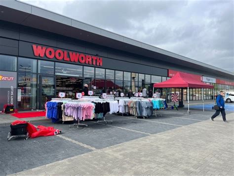 Woolworth wchodzi do Warszawy Sklep niemieckiej sieci otworzy się w